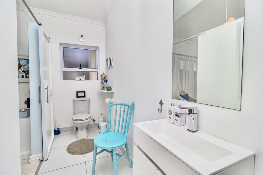 4 Bedroom Property for Sale in Grotto Bay Western Cape